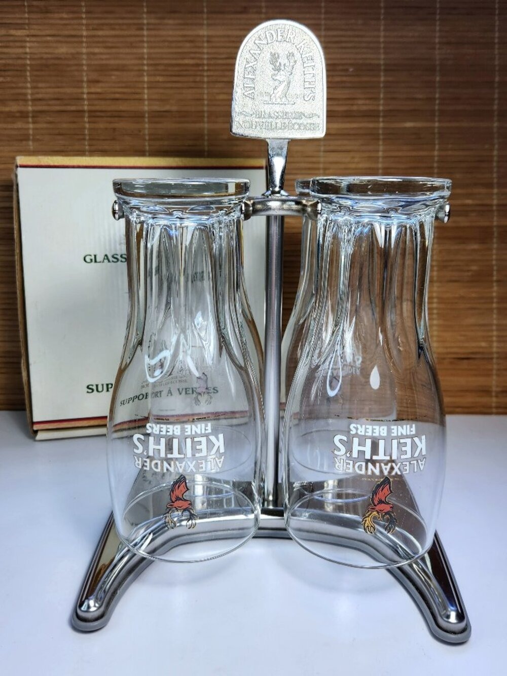 Alexander Keiths Beer Glass Set with Metal Stand 4 Classic Pint Glasses Caddy